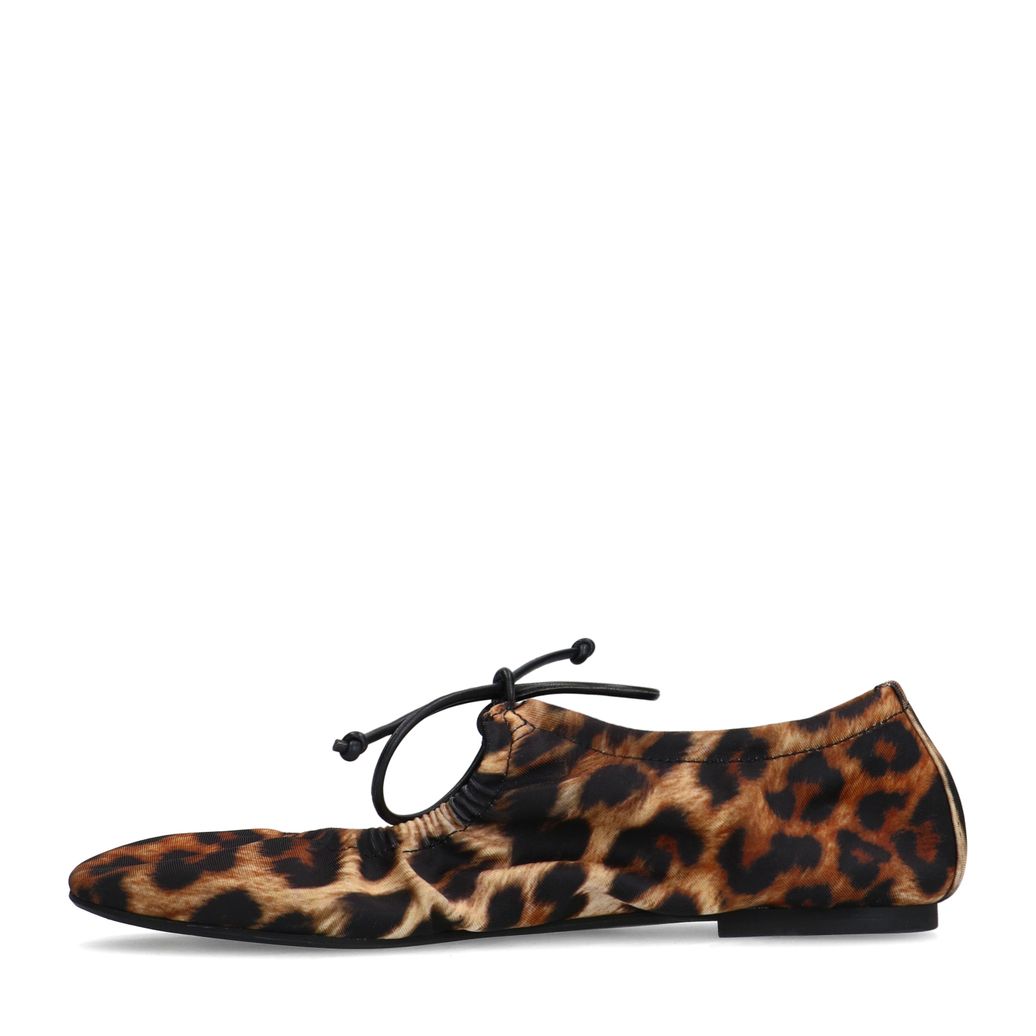 Ballerinas mit Leoprint und Schnürung