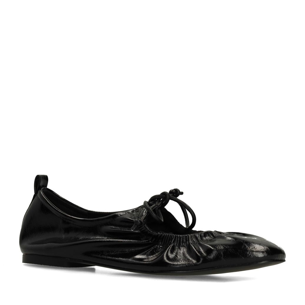 Schwarze Ballerinas mit Schnürung