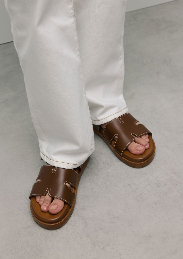Cognac leren slippers met klittenband