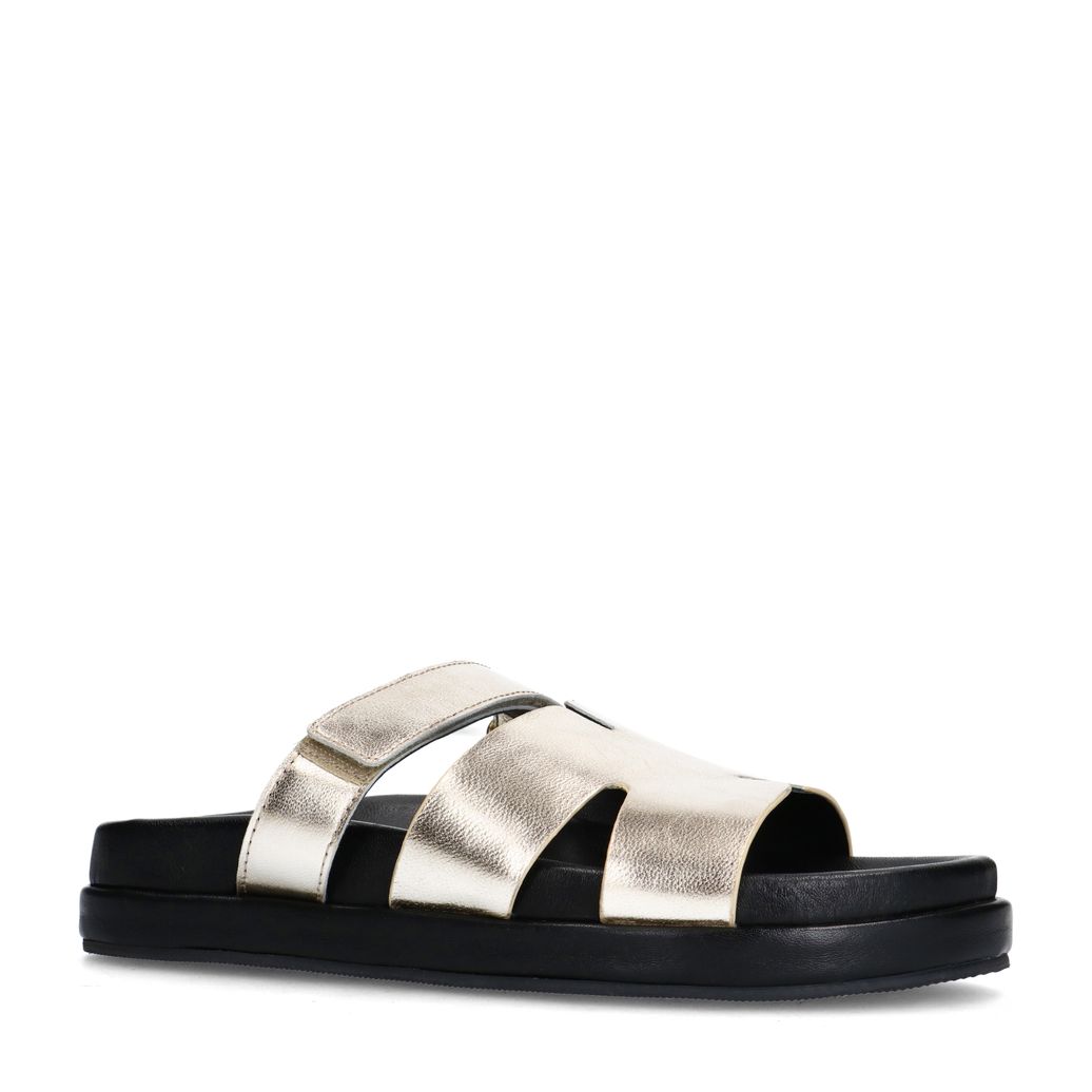 Goldfarbene Ledersandalen mit Klettverschluss