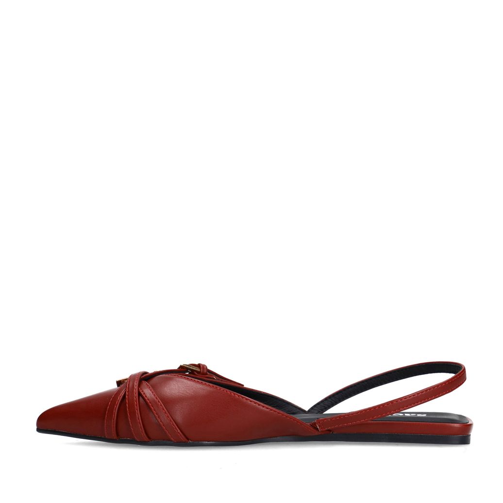 Rode slingbacks met gespen