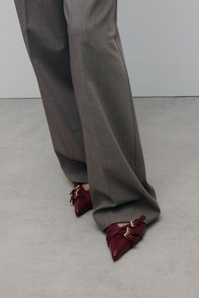Slingbacks avec boucles - rouge