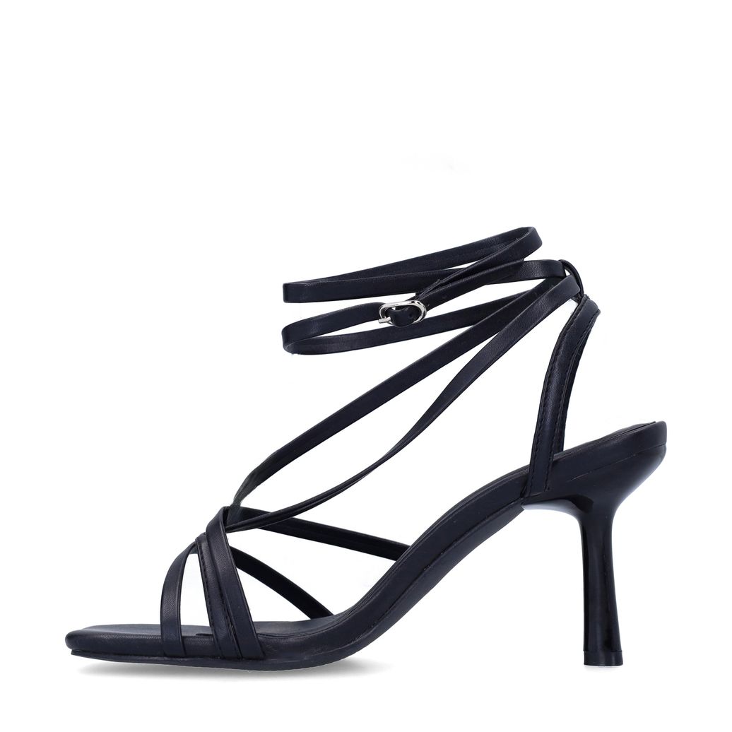 Zwarte sandalen met hak