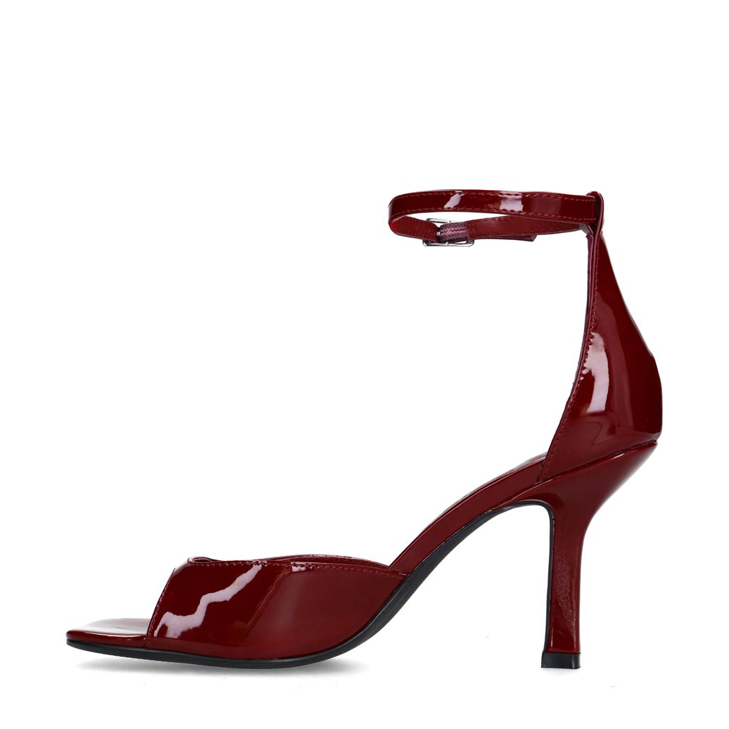 Sandales à talon - rouge
