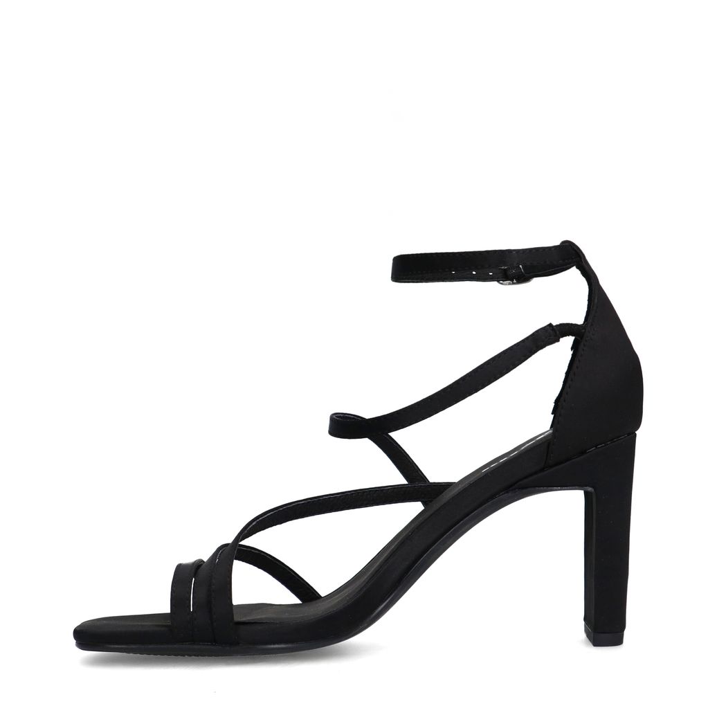 Zwarte sandalen met hak