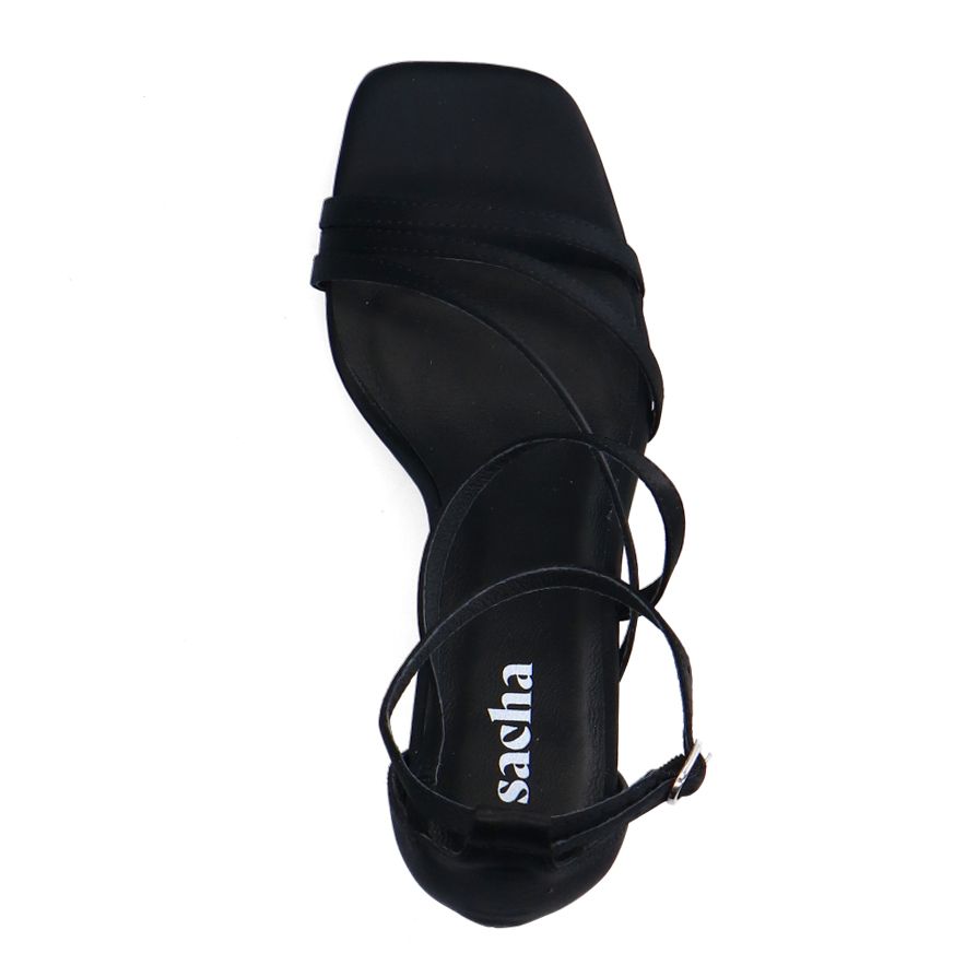 Zwarte sandalen met hak