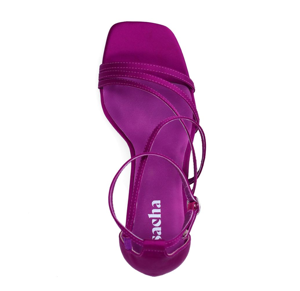 Paarse sandalen met hak