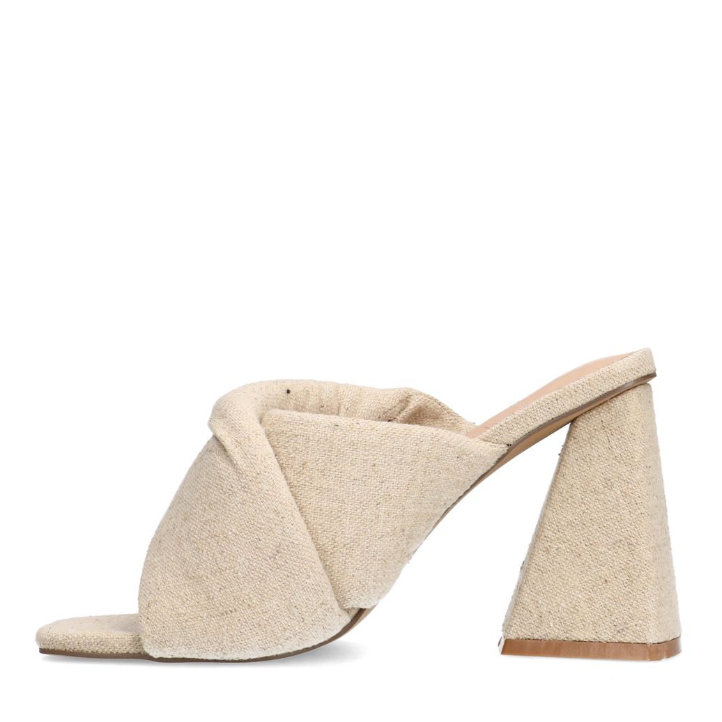Beigefarbene Denim-Mules mit Absatz