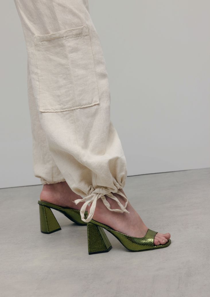 Groene metallic muiltjes met hak
