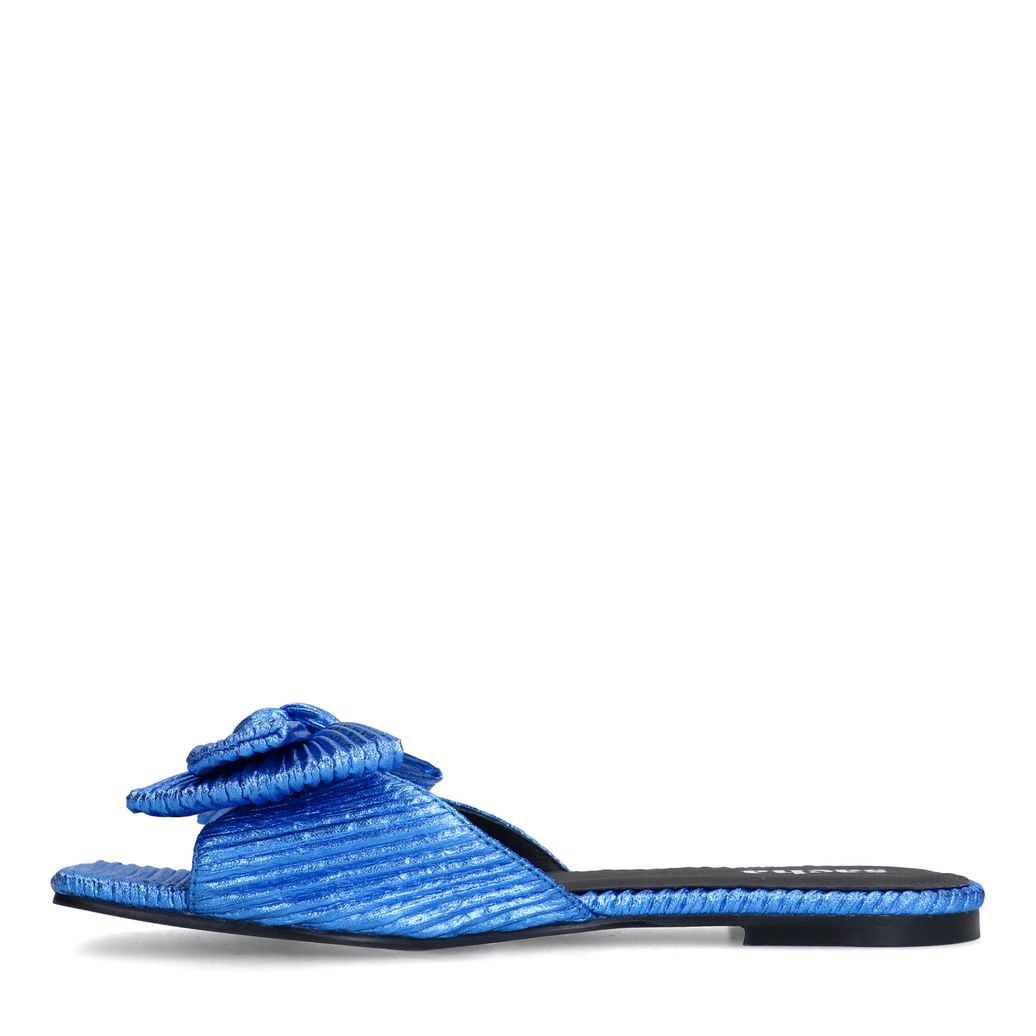 Blaue Sandalen mit Schleife