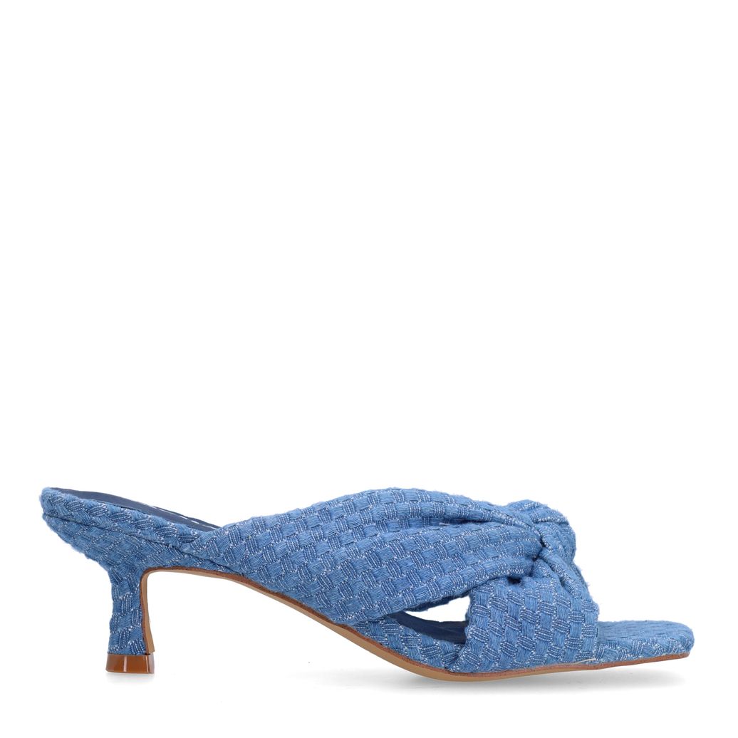 Blauwe muiltjes met knoop detail