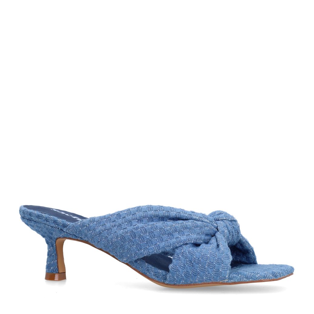 Blauwe muiltjes met knoop detail