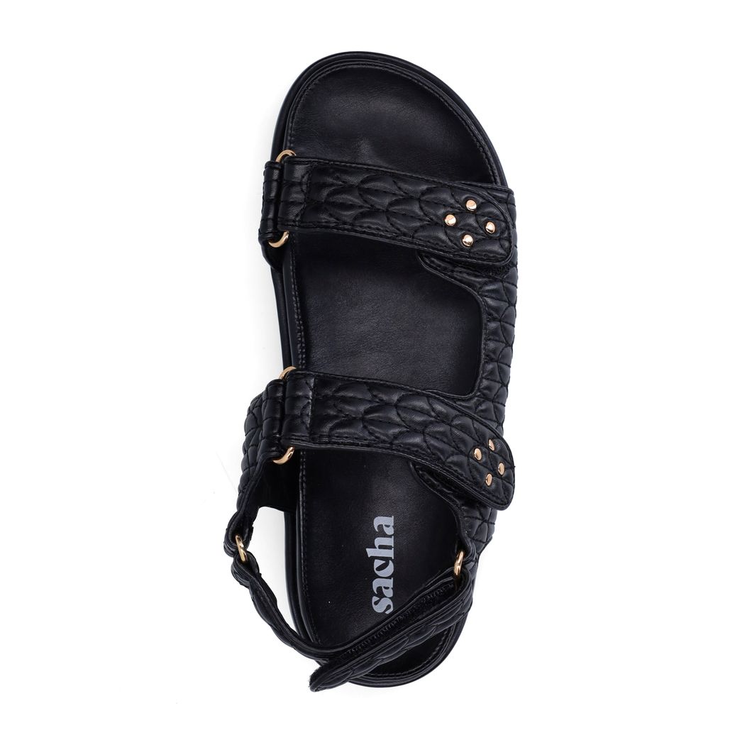 Zwarte sandalen met goudkleurige studs