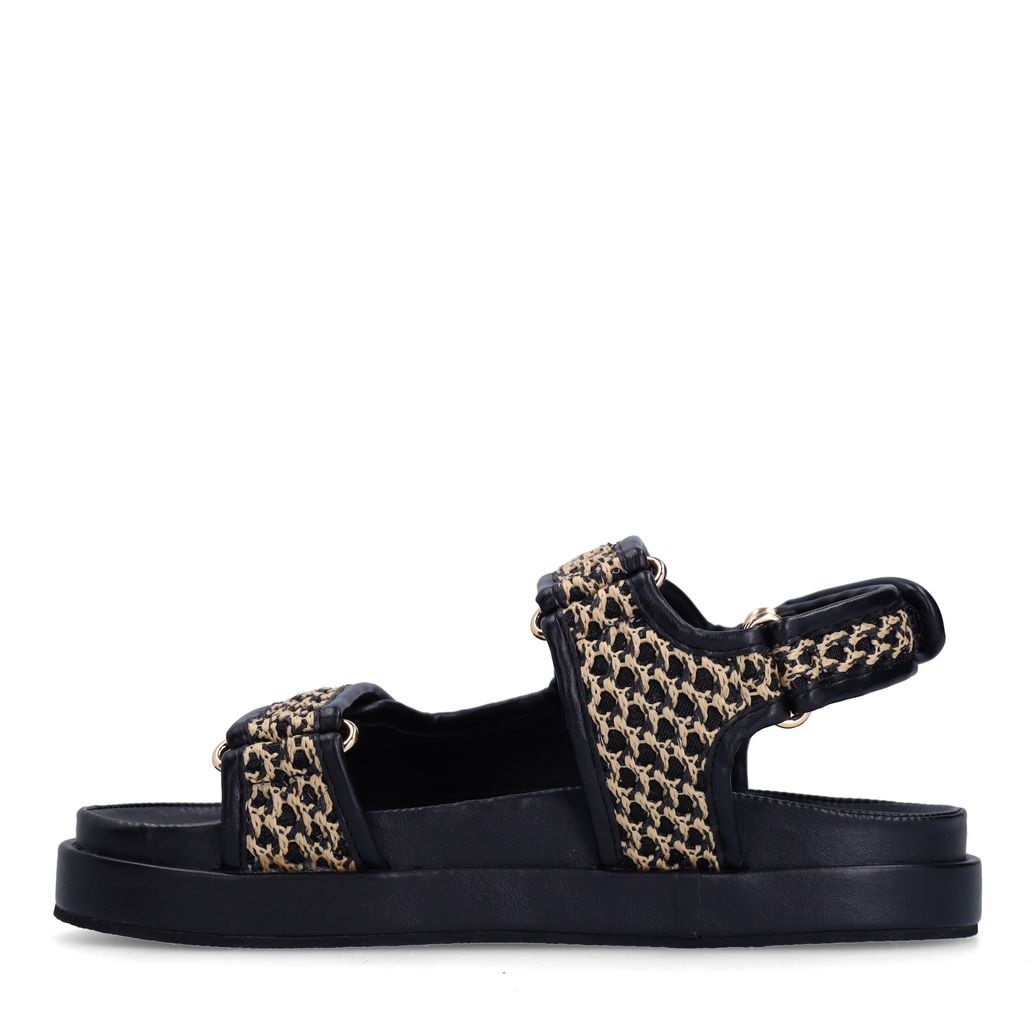 Zwart met beige sandalen