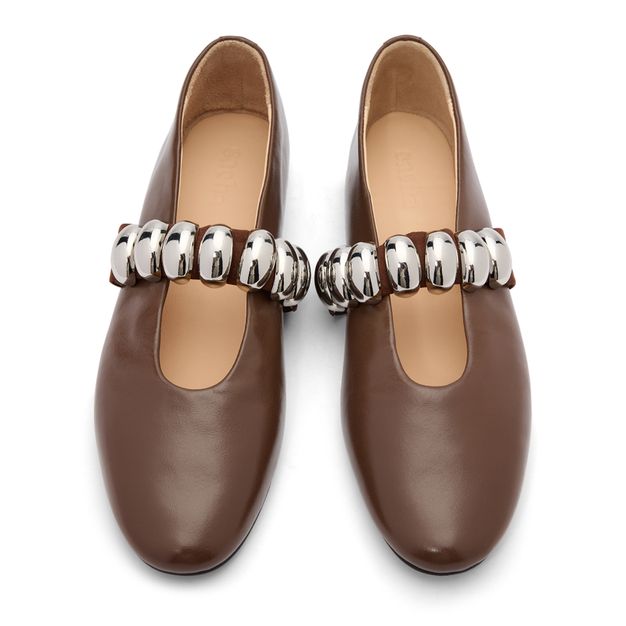 Braune Leder-Ballerinas mit silberfarbenen Nieten
