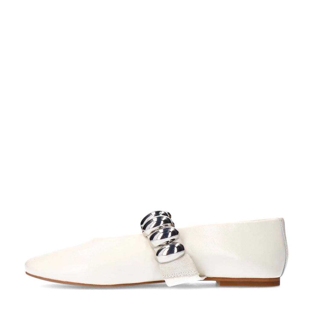 Ballerines en cuir avec clous - blanc cassé