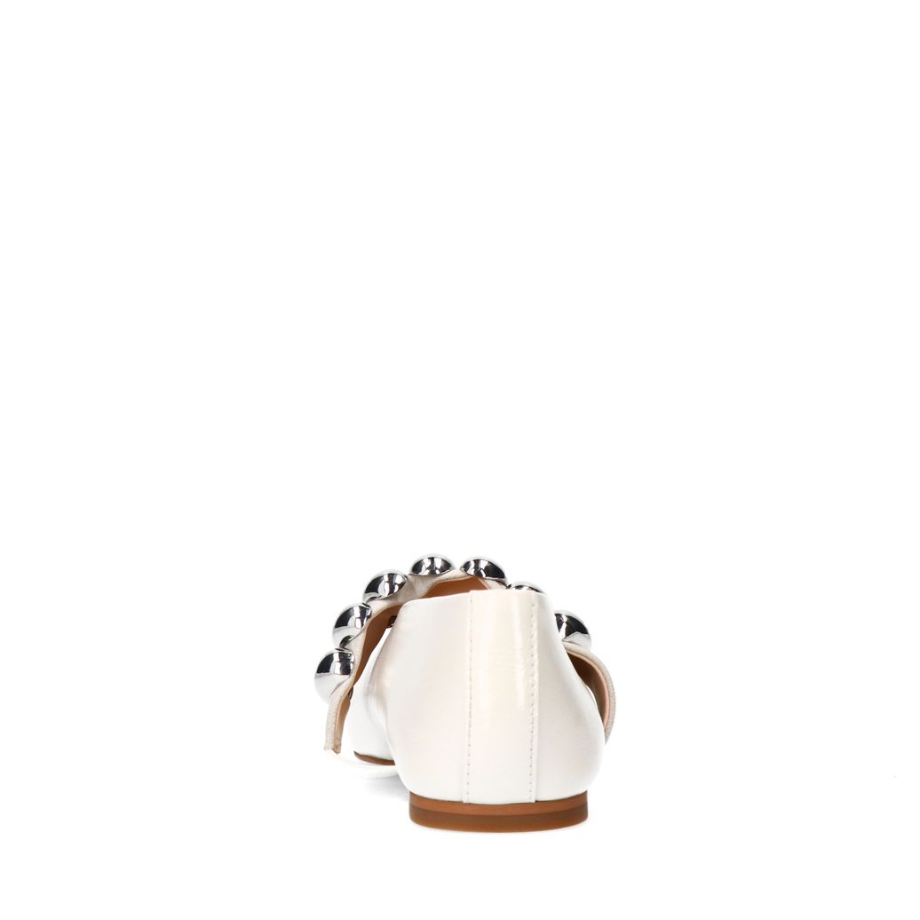 Ballerines en cuir avec clous - blanc cassé