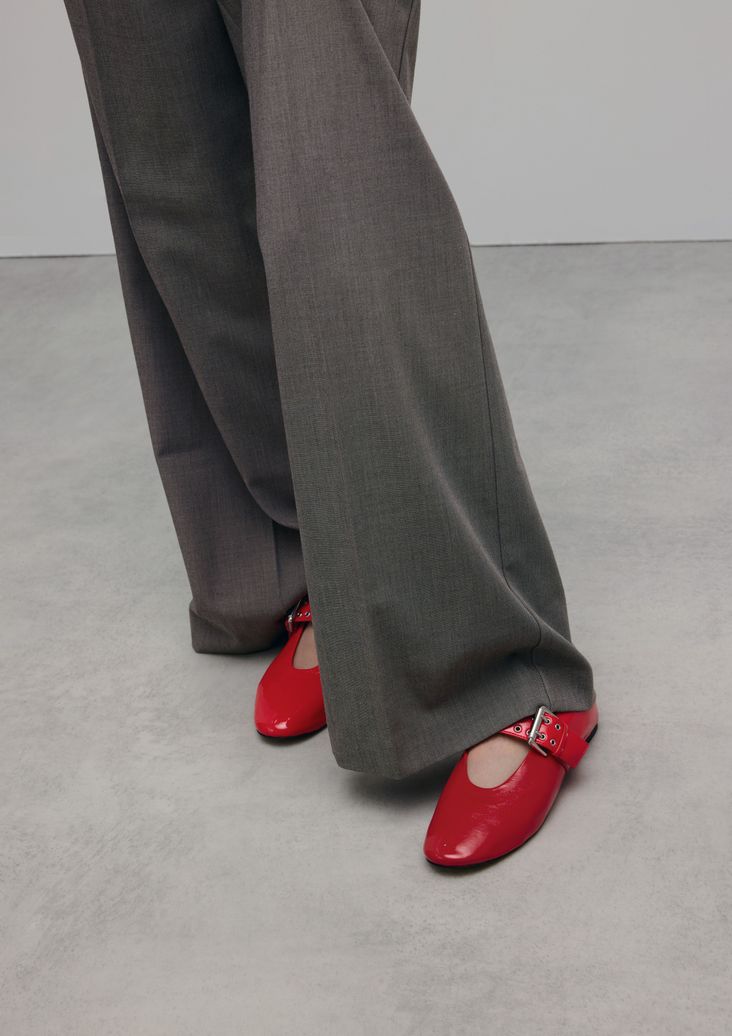Ballerines vernies avec boucle - rouge