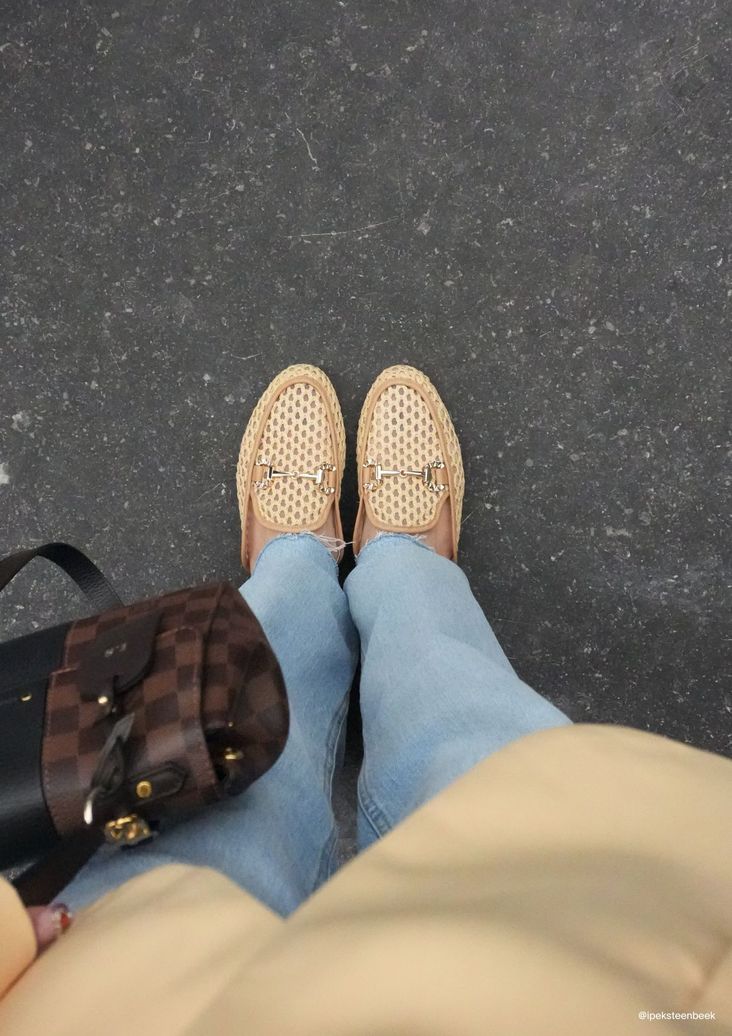 Mocassins slip-on avec chaîne - beige