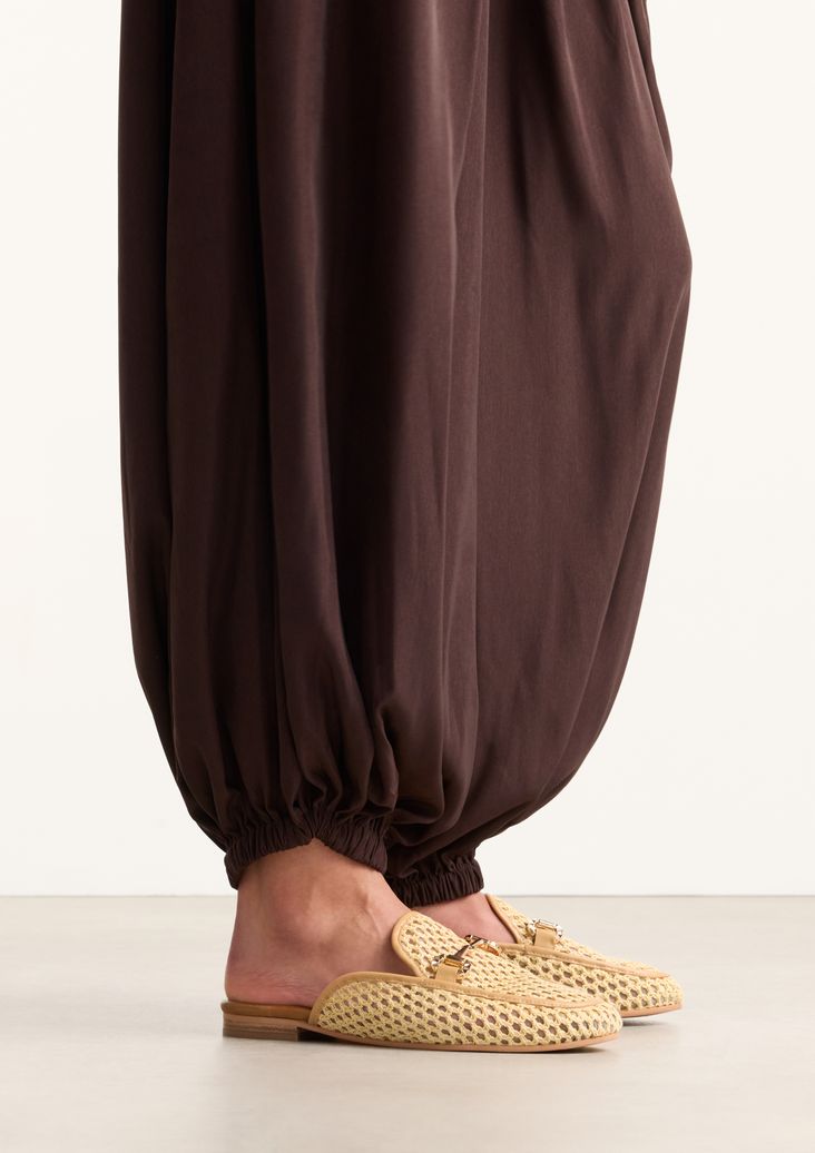Mocassins slip-on avec chaîne - beige
