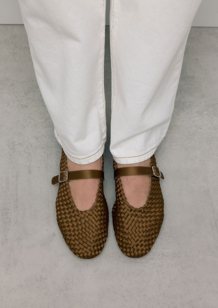 Braune Ballerinas in Flecht-Optik