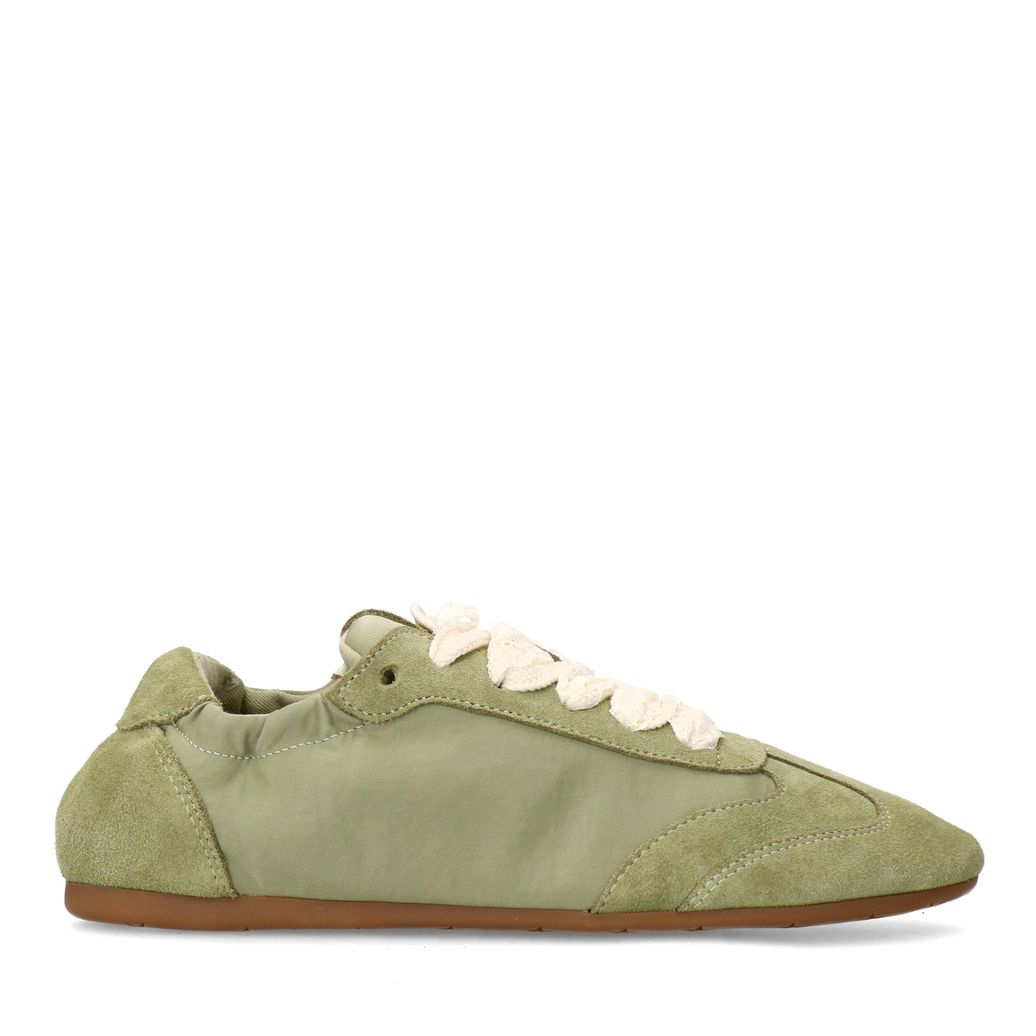 Grüne Sneaker mit Spitzen-Schnürsenkeln