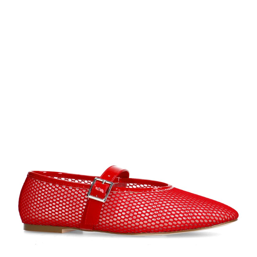 Rote Fishnet-Ballerinas mit silberfarbener Schnalle