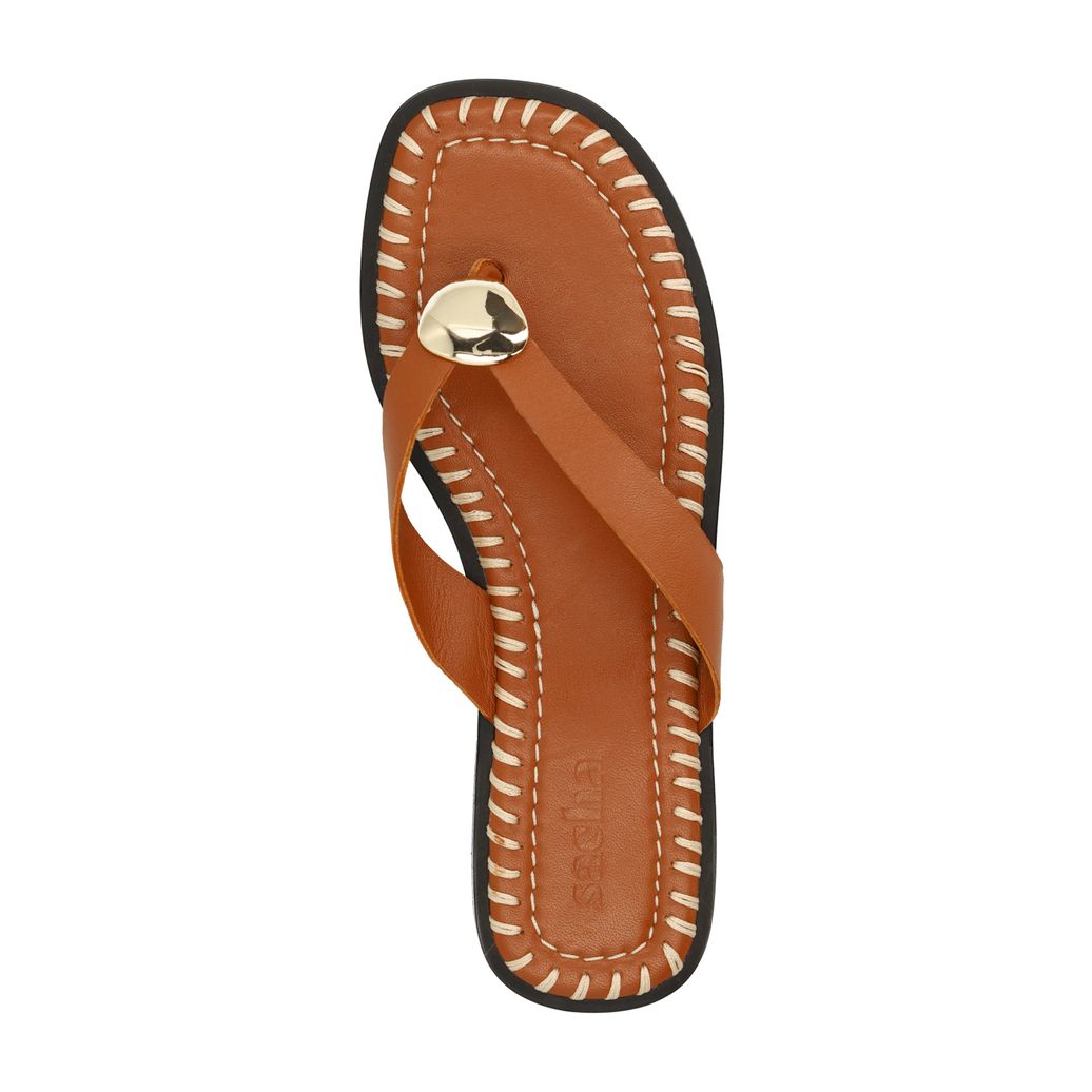 Cognacfarbene Ledersandalen mit goldfarbenem Detail
