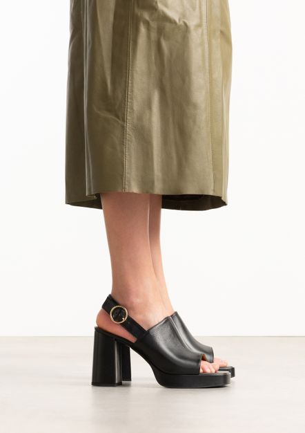 Schwarze Ledersandaletten