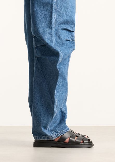 Schwarze Ledersandalen