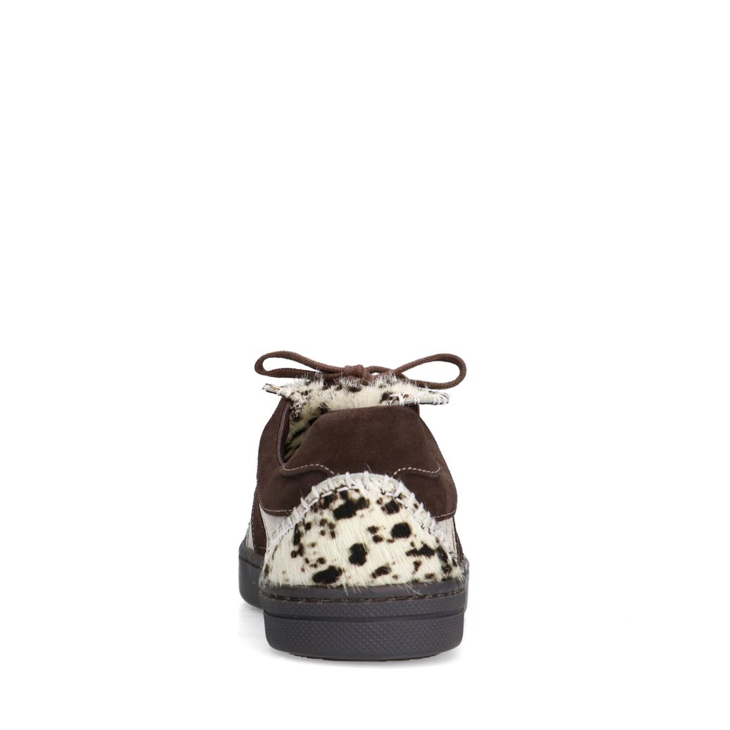 Bruine suède cow print sneakers