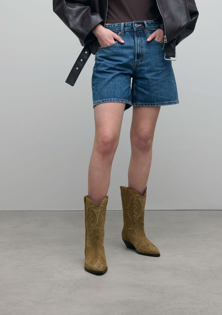 Taupefarbene Veloursleder-Cowboystiefeletten mit Stickerei