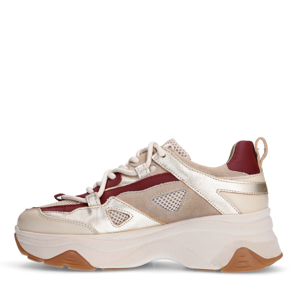 Beige sneakers met burgundy details