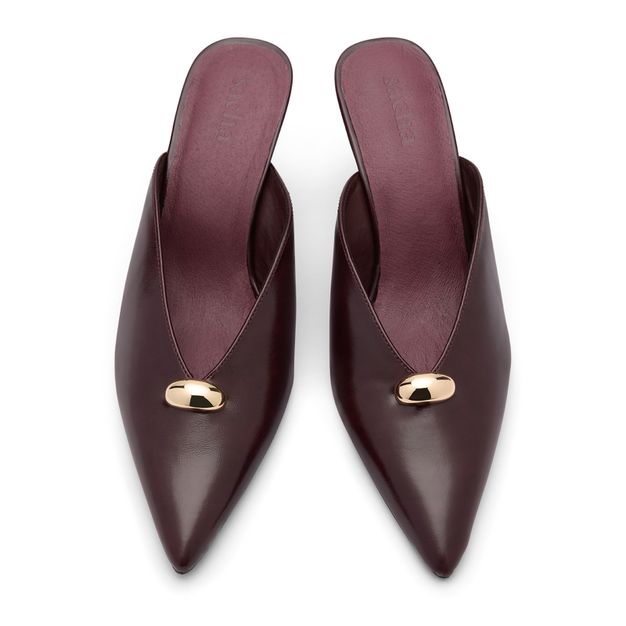 Bordeauxrote Mules mit Keilabsatz