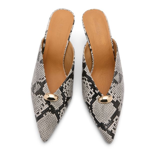 Mules mit Schlangenmuster und Keilabsatz