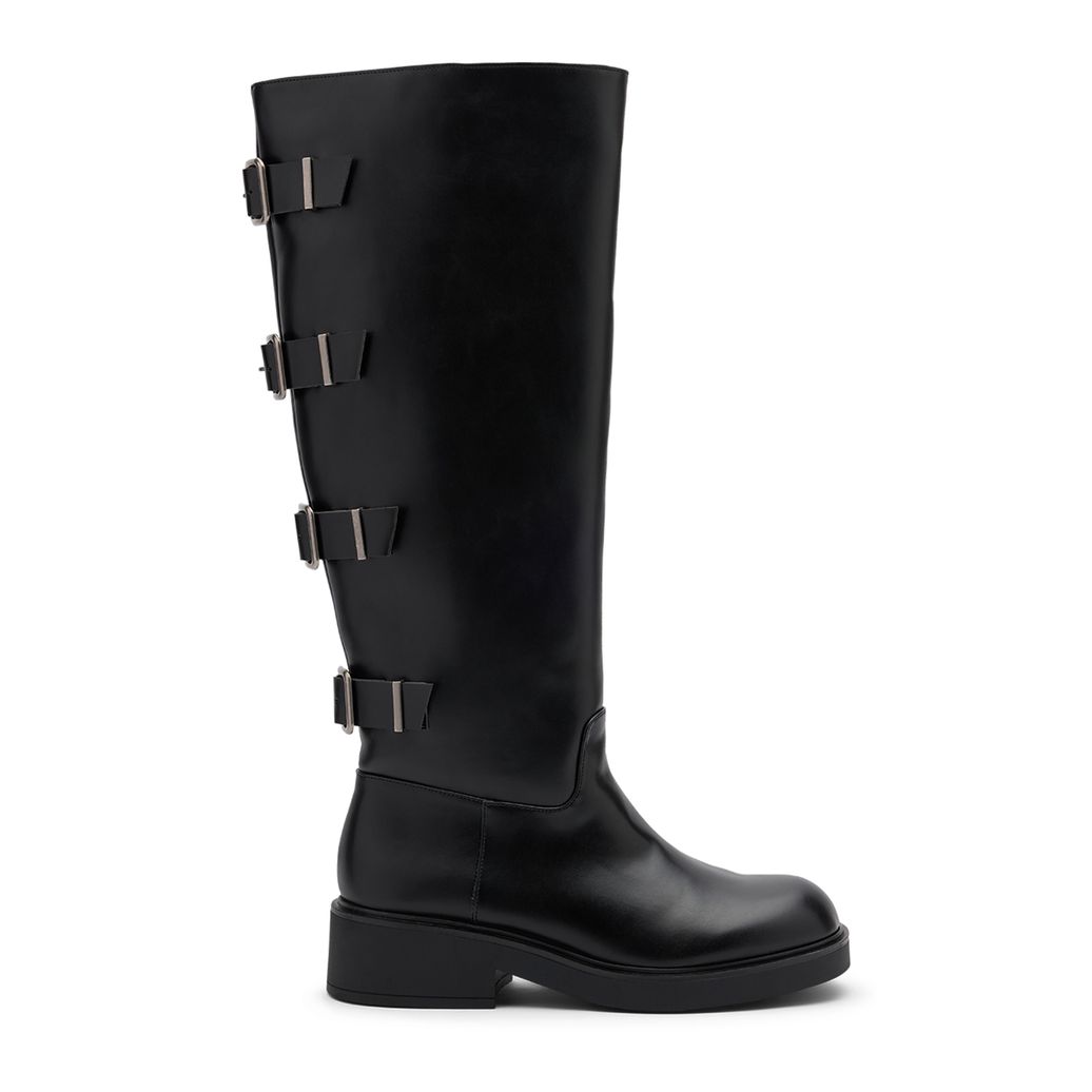 Schwarze Stiefel mit Schnallen