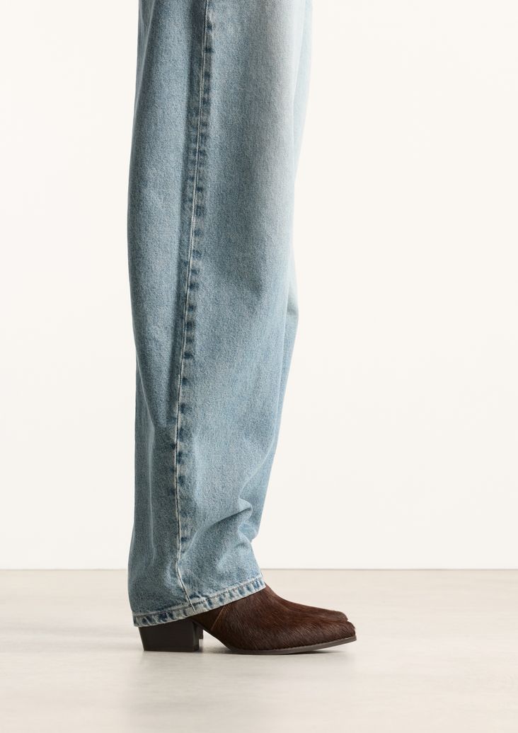 Dunkelbraune Absatz-Stiefeletten mit Kuhfellmuster