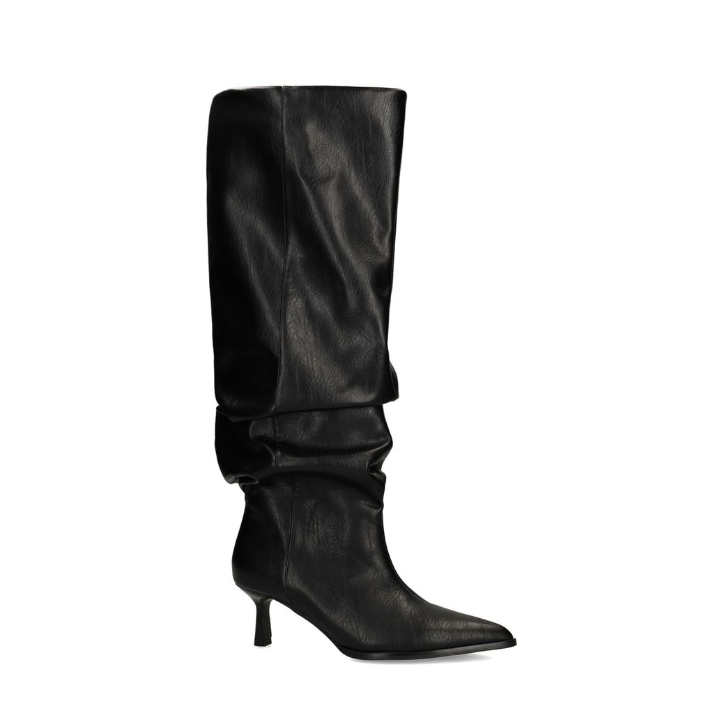 Schwarze Stiefel mit weitem Schaft
