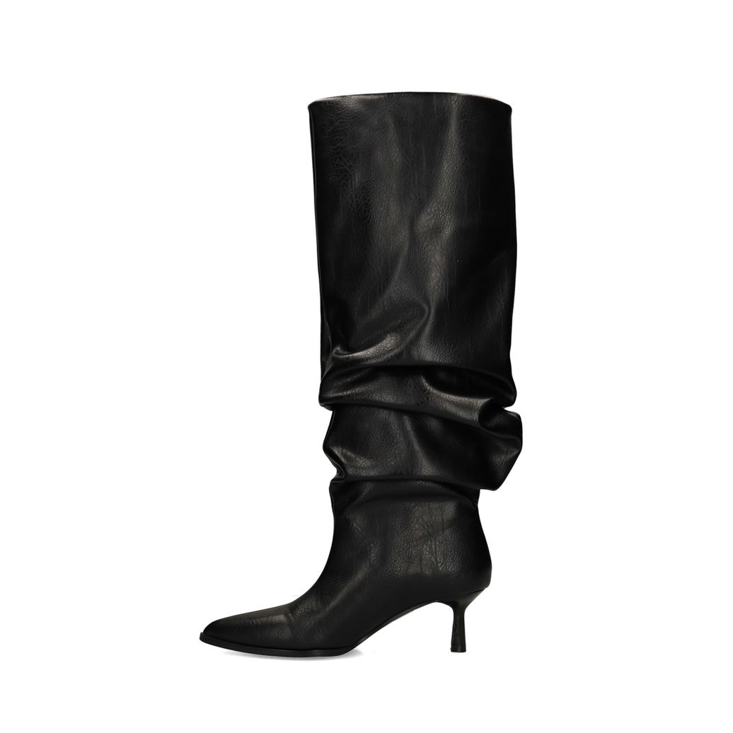 Schwarze Stiefel mit weitem Schaft