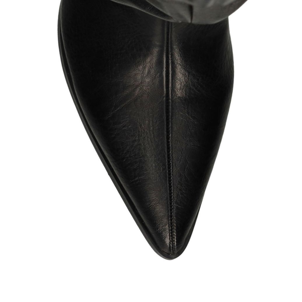 Schwarze Stiefel mit weitem Schaft