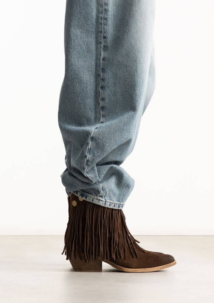 Braune Veloursleder-Cowboystiefeletten mit Fransen