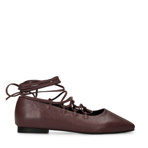 Bordeauxrote Leder-Ballerinas mit Schnürung