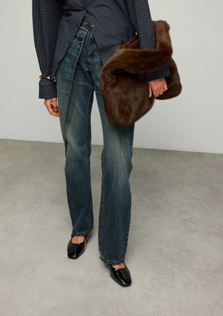 Schwarze Leder-Ballerinas mit Schnalle