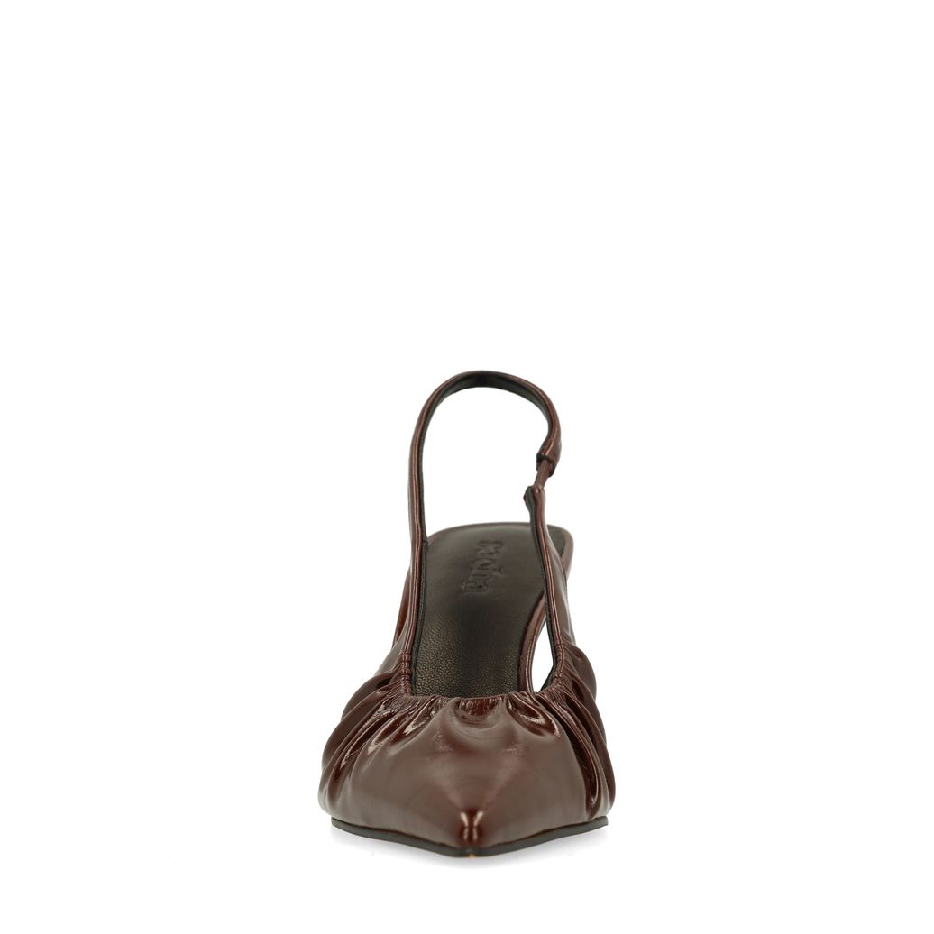 Bordeauxrote Slingbackpumps in Crinkle-Optik