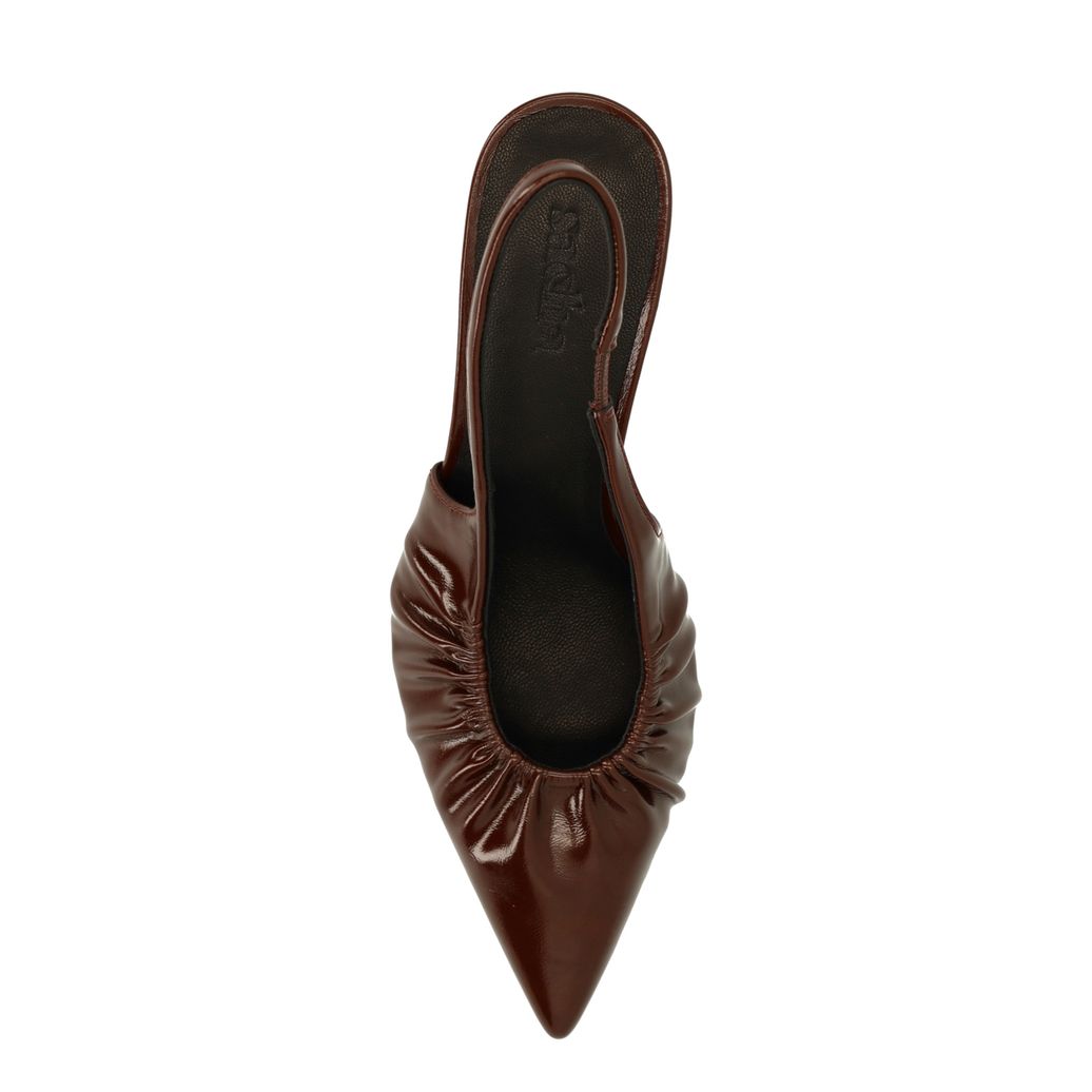 Bordeauxrote Slingbackpumps in Crinkle-Optik