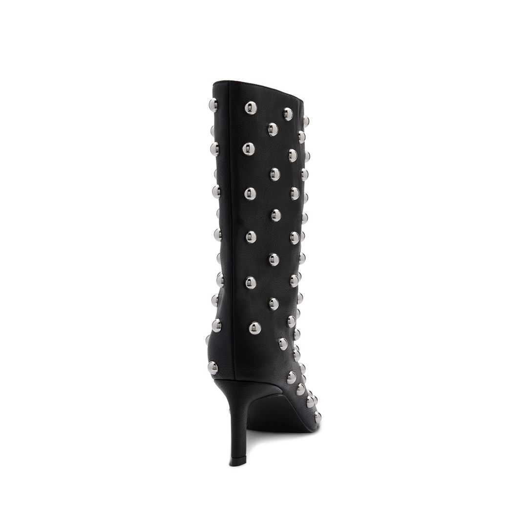 Schwarze Stiefeletten mit silberfarbenen Nieten