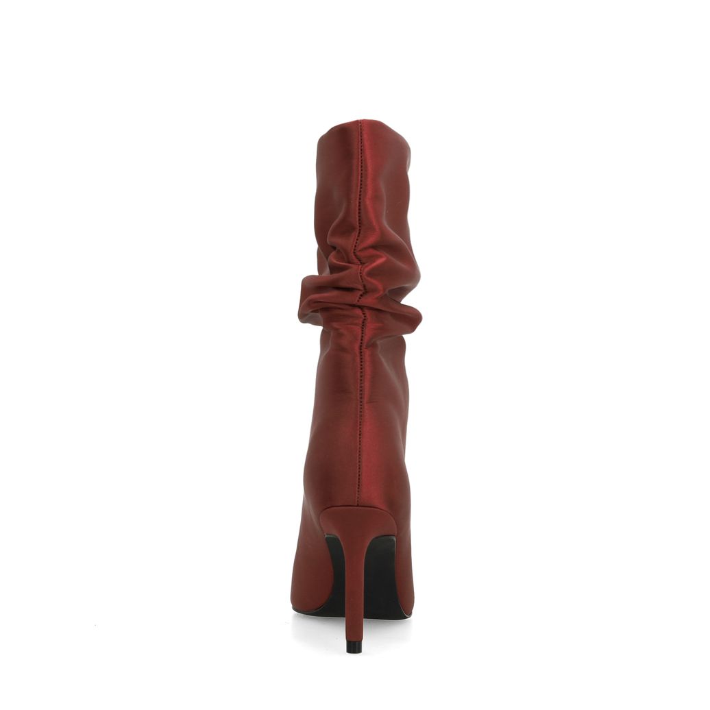 Rote Stiefeletten mit Absatz