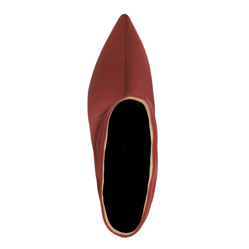 Rote Stiefeletten mit Absatz