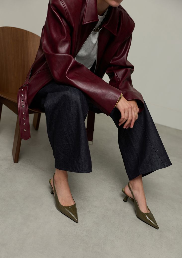 Grüne Slingbackpumps aus Lack