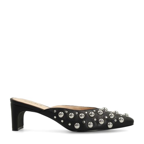 Schwarze Mules mit silberfarbenen Nieten